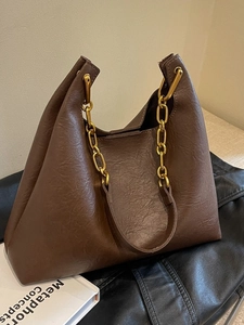 Grand sac cabas marron en cuir PU avec bandoulière élégante en chaîne dorée