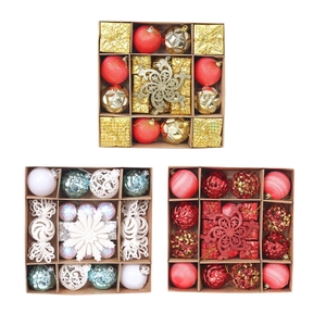 Coffret de décorations de Noël avec boules brillantes, flocons et étoiles en trois thèmes