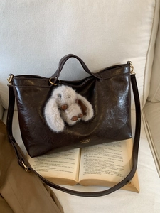 Large Capacity PU Leather Tote Bag For Women Retro Oil Wax Underarm Shoulder Bag With Plush Rabbit Pendant Commuter Handbag