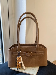 Urban Retro Wildleder-Optik PU-Leder Achseltasche Für Damen Minimalistische Kontrastnähte Tote Tasche Mit Holzperlenanhänger