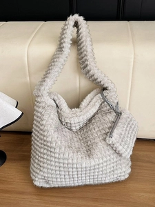 Chic plush tote bag in grey with pleated faux fur texture and matching round coin purse