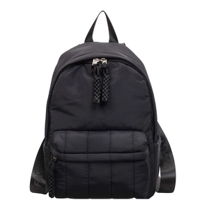 Sac à dos noir en nylon matelassé avec bretelles logo tendance pour l'école et le voyage