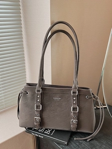 Borsa tote vintage marrone scuro con coulisse e dettagli di fibbie argentate