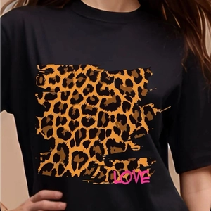 T-shirt vintage en coton noir pour femme avec imprimé léopard et lettrage LOVE rose