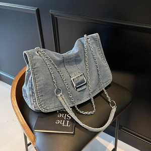 Sac Sous le Bras en Denim Vintage pour Femmes Grande Boucle en Métal Sac à Bandoulière avec Chaîne Argentée Rétro Denim Délavé