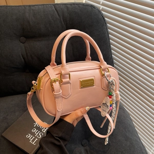 Mode PU Leder Bowling Tasche Für Damen Koreanischen Stil Umhängetasche Einfarbig Boston Schultertasche Mit Buchstaben Anhänger
