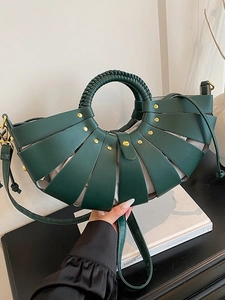 Sac à Main Femme Mode Cuir PU Forme Coquille Ajourée Poignée Tressée Rivets Sac Bandoulière Avec Pochette à Cordon
