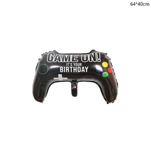 Détail d'un ballon de manette de jeu 64x40cm avec texte d'anniversaire Game On