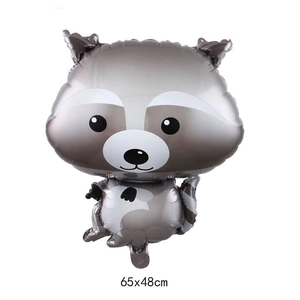 Gros plan du ballon en aluminium raton laveur 65x48cm pour décoration de fête