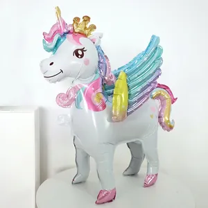 3D stehender Einhorn-Folienballon mit Flügeln und goldener Krone für die Partydeko
