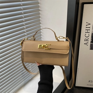 Mini sac Kelly Maillard kaki avec motif litchi et fermoir tournant doré élégant