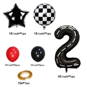 Set di palloncini tema corse con numero 2 nero gigante e palloncini in foil a scacchi