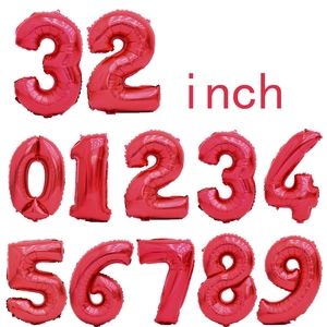 Vue détaillée des ballons chiffres de 32 pouces en aluminium rouge métallisé de 0 à 9