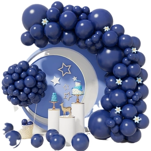 Kit arche de ballons bleu marine mat de tailles variées avec décors thème étoilé