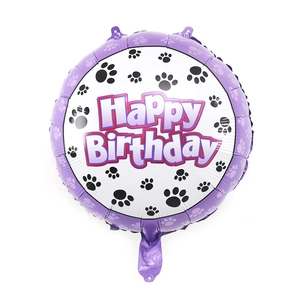 Détail d'un ballon Happy Birthday de 18 pouces avec bord violet et pattes de chat