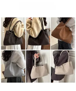 Grote shopper tassen in vier kleuren die over-de-schouder stijl tonen in mat imitatieleer