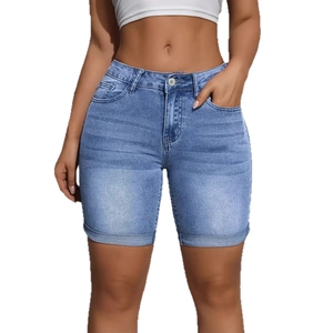 Short en jean stretch bleu clair pour femmes avec taille mi-haute et revers fixes