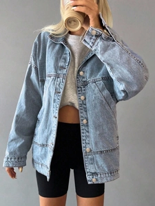 Oversize light blue denim jacket for women with drop shoulders and a retro loose fit style