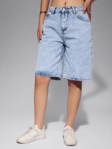 Women's light blue high-waisted denim Bermuda shorts with a wide-leg straight fit design