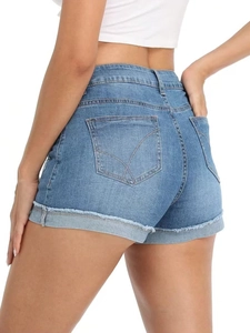 Short en jean bleu taille haute avec ourlet retroussé et coutures aux poches