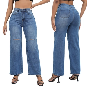 Vue avant et arrière du jean droit pour femme avec déchirures aux genoux