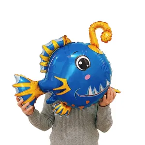 Riesiger tiefblauer Anglerfisch Folienballon mit gelben Flossen für Ozean-Motto-Partys