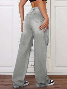 Detaillierte Rückansicht der grauen High-Waist-Jeans mit weitem Bein und Ripped-Details