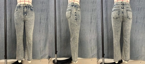Vue en trois angles d'un jean taille haute effet acid wash bleu clair à texture neige