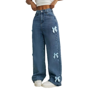Jeans da donna a vita alta con gamba larga e fiocchi di nastro azzurro sui lati laterali