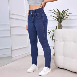 Women's high waist skinny blue jeans with three-button closure and elastic shaping fit