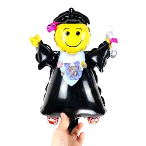 Globo de aluminio de graduación con cara sonriente y birrete negro con Good Luck