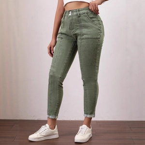 Jean skinny vert armée extensible avec taille à double bouton et surpiqûres blanches