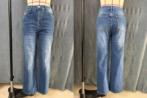 Vue avant et arrière du jean en denim bleu foncé délavé à coupe droite haute