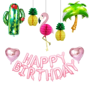 Kit de ballons anniversaire flamant et ananas avec des décorations cactus tropicaux