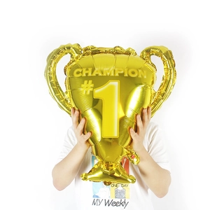 Goldener Pokal-Folienballon mit Champion #1 Aufdruck für Sportfeiern und Dekorationen