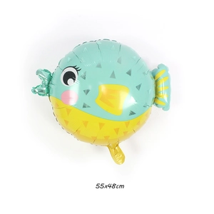 Détail du ballon en aluminium de poisson-globe en vert menthe et jaune pour anniversaire