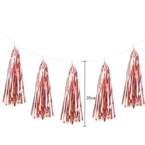 Roségoldene Folien-Quasten-Girlande mit 35cm Länge für Geburtstags- und Partydekoration