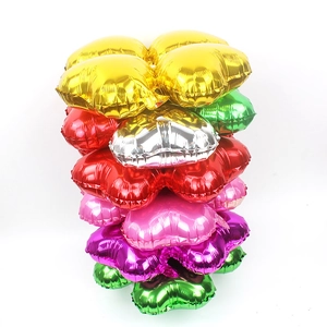 Gekleurde hartvormige folieballonnen met metallic glans voor feestelijke decoratie en events