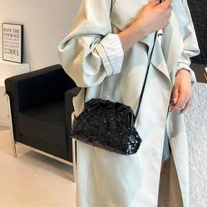 Borsa a nuvola nera alla moda con paillettes e design increspato con tracolla donna