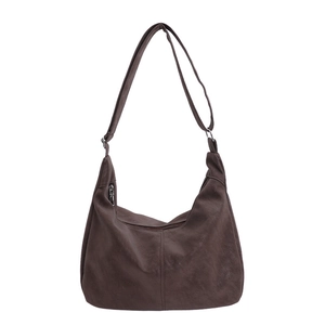 Borsa hobo marrone minimalista in morbida pelle con tracolla regolabile e cerniera lampo