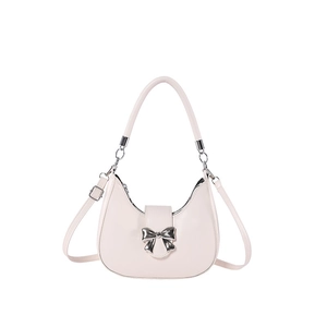 Sac hobo blanc crème avec nœud en métal argenté et bandoulière réglable pratique