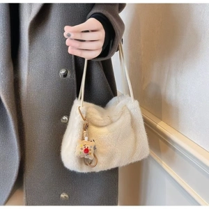 Elegante borsa a spalla in peluche bianca con ciondolo a forma di toast per donna inverno