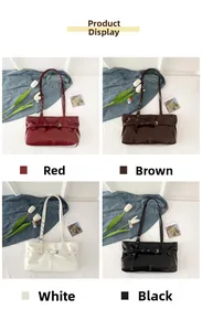 Collage de quatre sacs fourre-tout en similicuir brillant en rouge, brun, blanc et noir