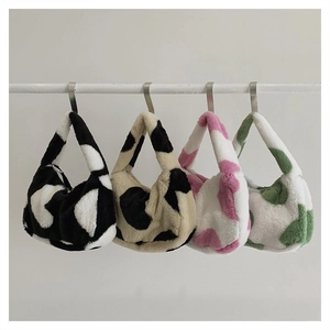 Bolsos de hombro de piel sintética con estampado de vaca en negro, caqui, rosa y verde
