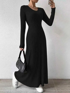 Slim fit black V-neck long knit dress with long sleeves for women casual street style