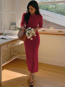 Slim fit dark red ribbed knit maxi dress with front buttons for elegant women's autumn style
