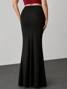 Jupe sirène noire élégante à taille haute avec coupe ajustée et ourlet en queue de poisson