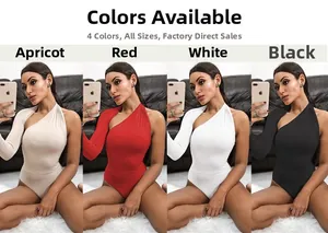 Comparaison détaillée de bodys moulants en quatre couleurs avec encolure asymétrique