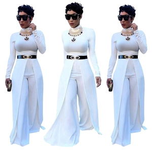 Three-piece white set with long-sleeved top, slit wide-leg pants and oversized belt