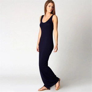 Sleeveless slim fit black maxi dress with elegant round neck for summer vacation wear